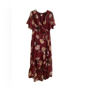 Floral Burgundy Maxi Dress (EUC) Size:M